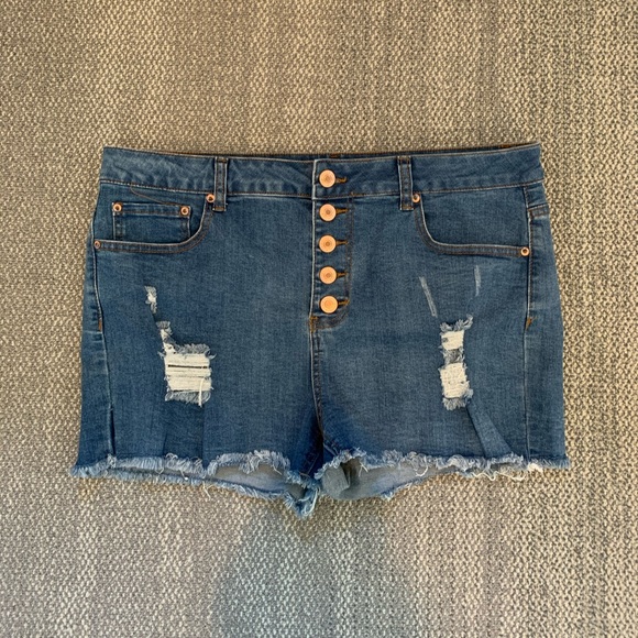 Forever 21 High Waisted Distressed Plus Shorts - Picture 1 of 3